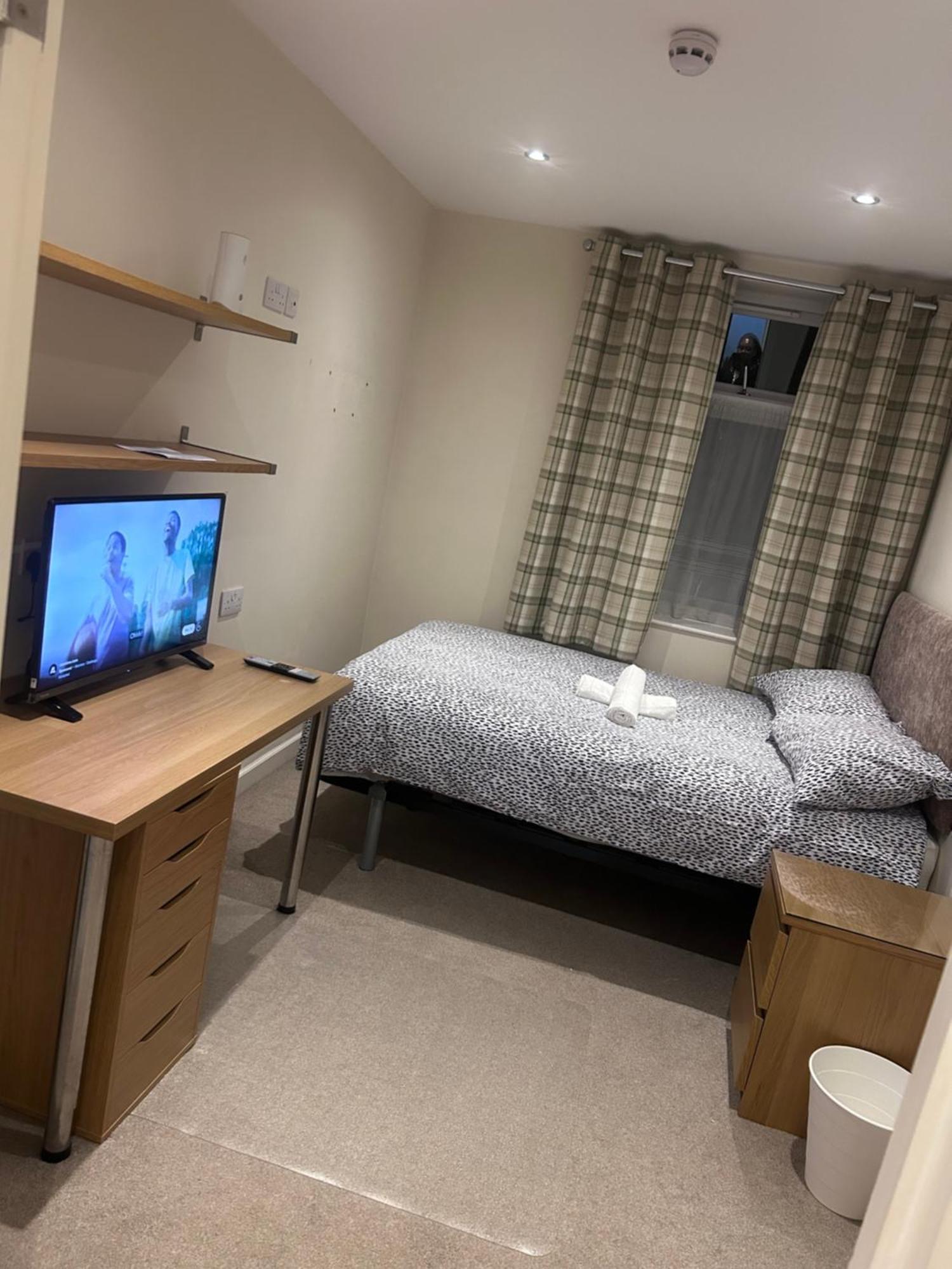 Seaford Guest House Xxx Stoke-on-Trent Esterno foto